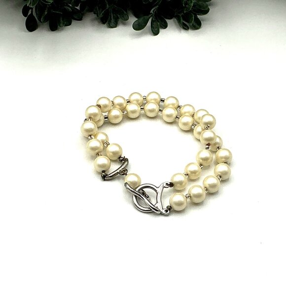 Vintage Two Strand Cream Pearl Bracelet With Silver Toggle Clasp - Picture 4 of 5
